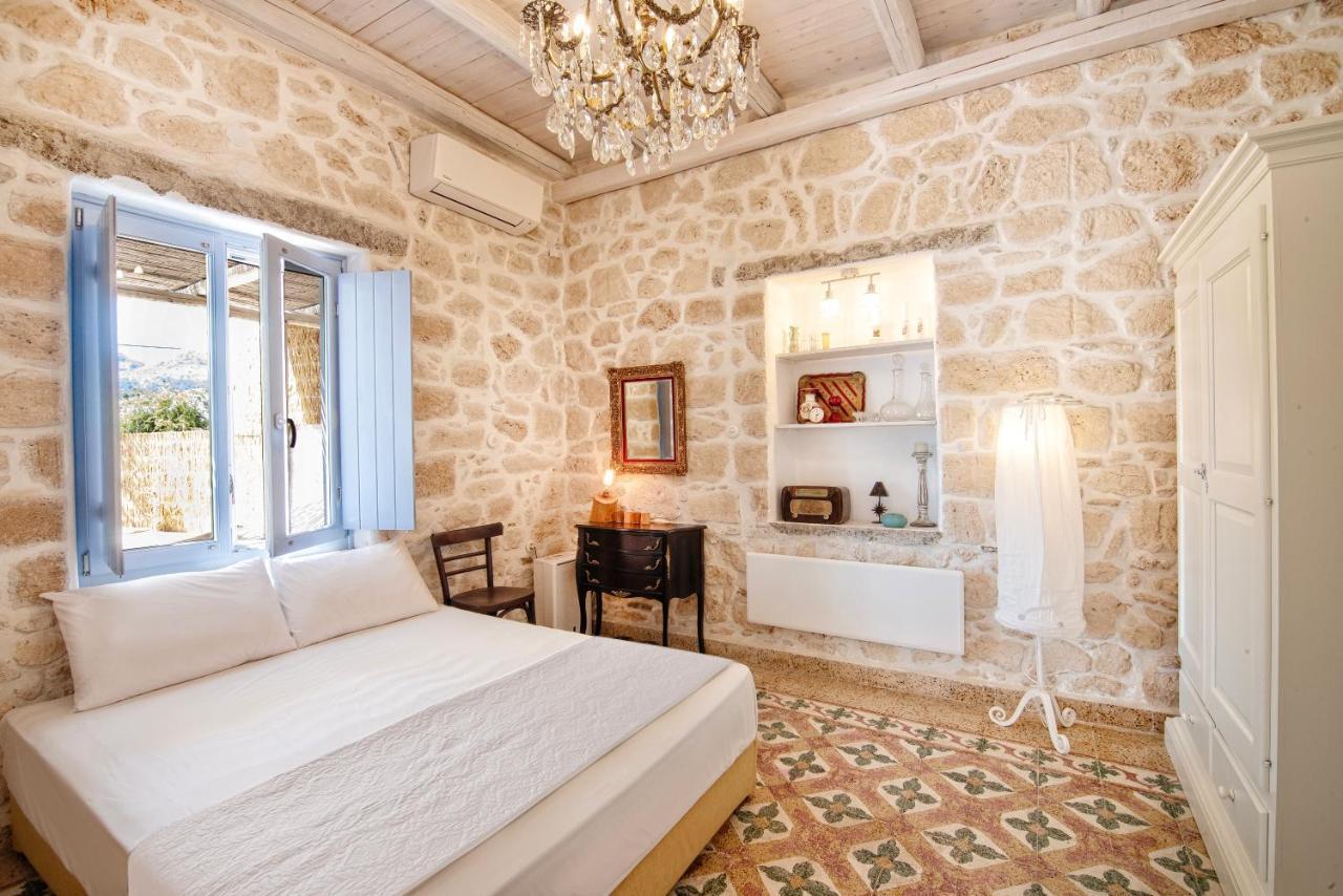 Terra E Sole Spa Suite Aegina Vathí Exterior photo