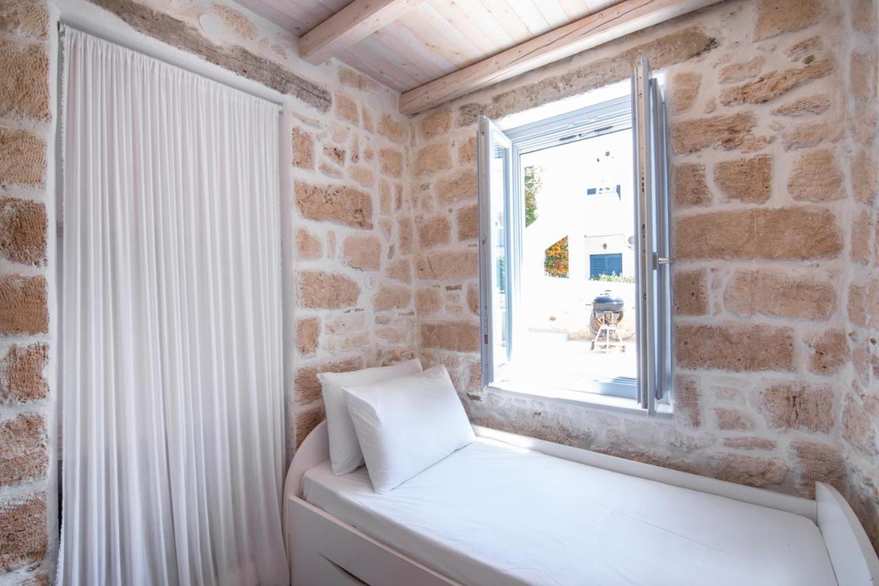Terra E Sole Spa Suite Aegina Vathí Exterior photo